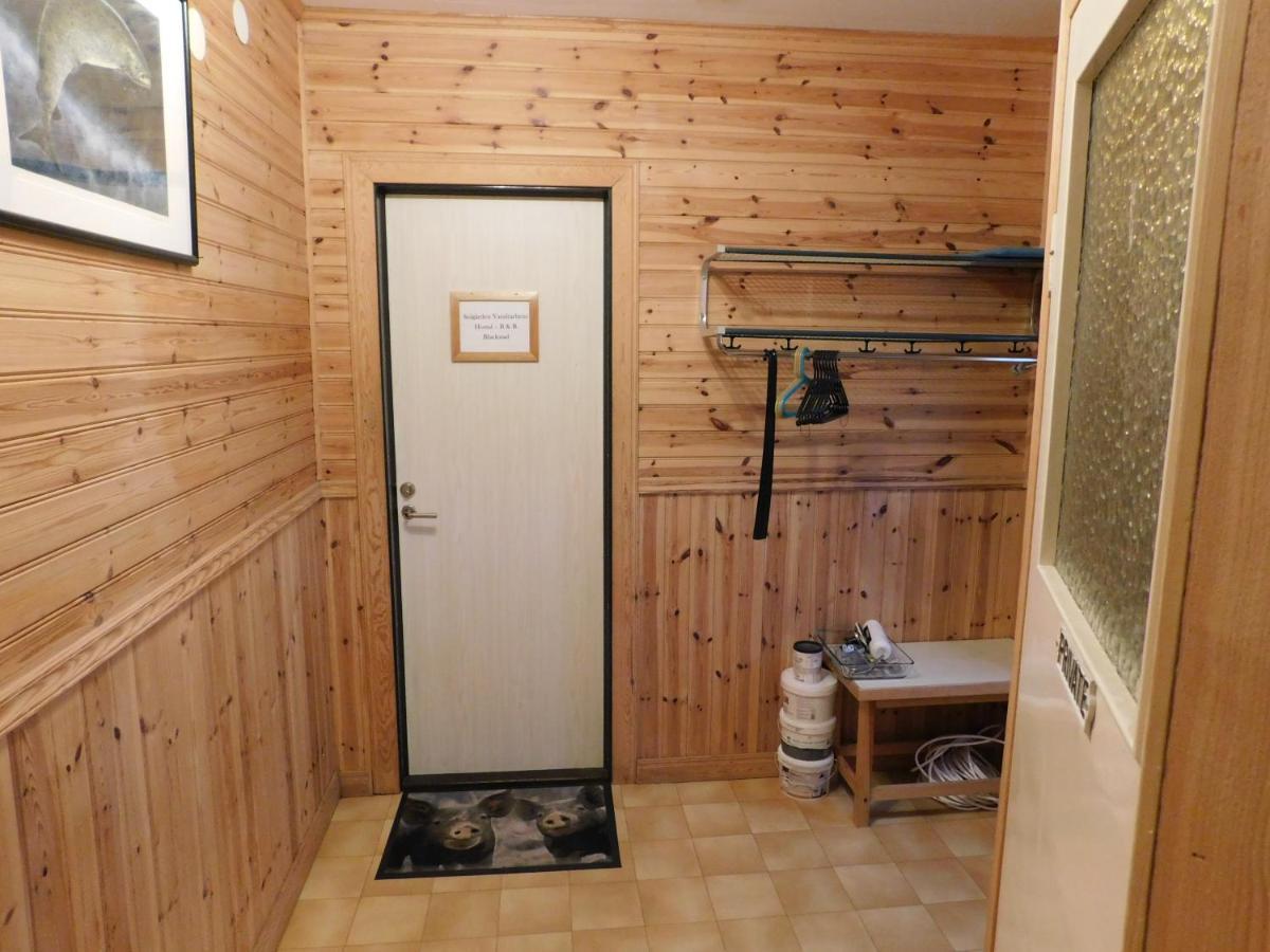 Solgarden Vandrarhem Hostal B&B Blackstad Exterior photo